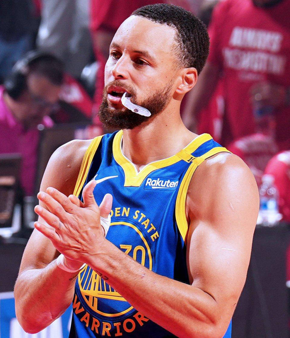 包含迈阿密热火训练开放日；赛前复出首秀引欢呼；NBA季后赛在即；训练强度明显提升的词条九游体育平台