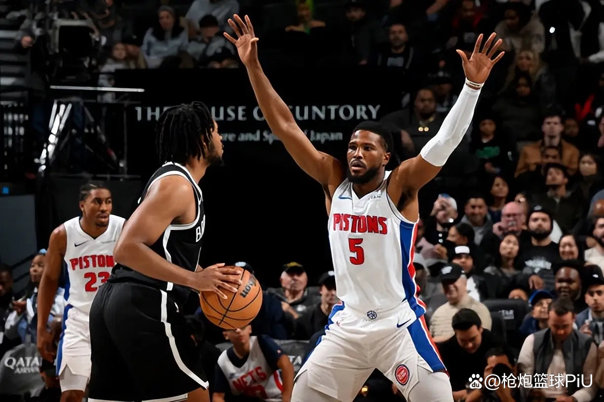 底特律活塞训练开放日，加时末段防线松动引欢呼，NBA常规赛在即，心理建设被强调的简单介绍
